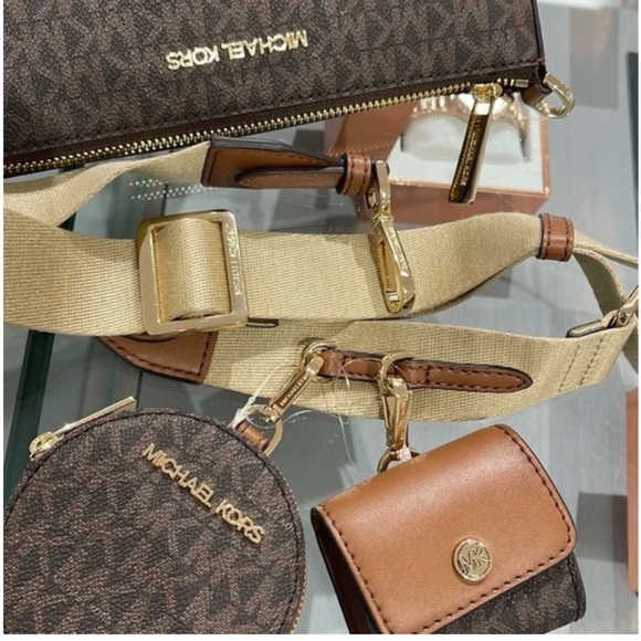 Jet Set Logo Crossbody Bag with Case for Apple Airpods Pro - Picture 3 of 4